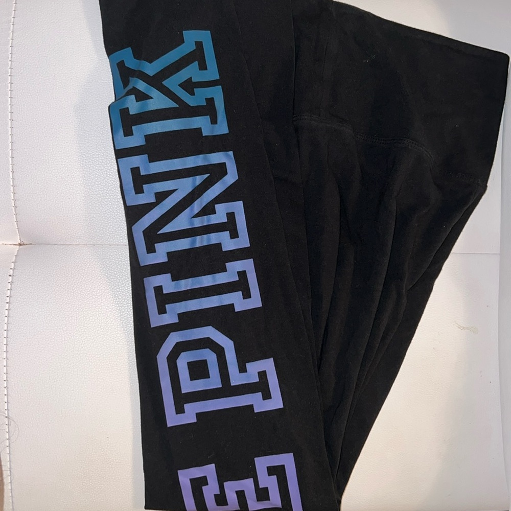 VICTORIAS SECRET PINK legging in color BLACK